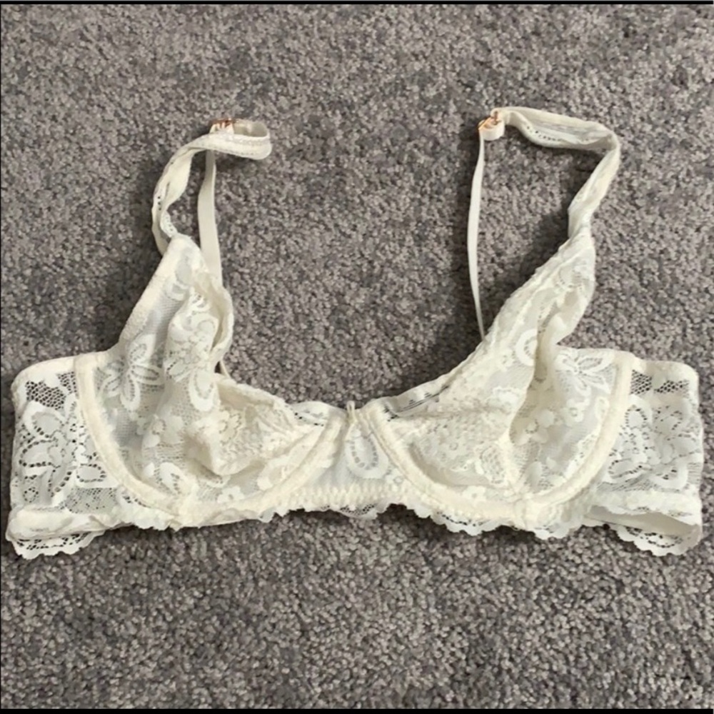 36B Aerie White Unlined Happy Bra